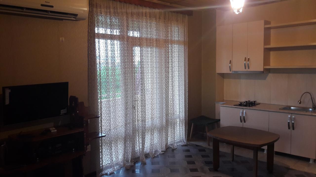 Guest House Amo Батуми Экстерьер фото