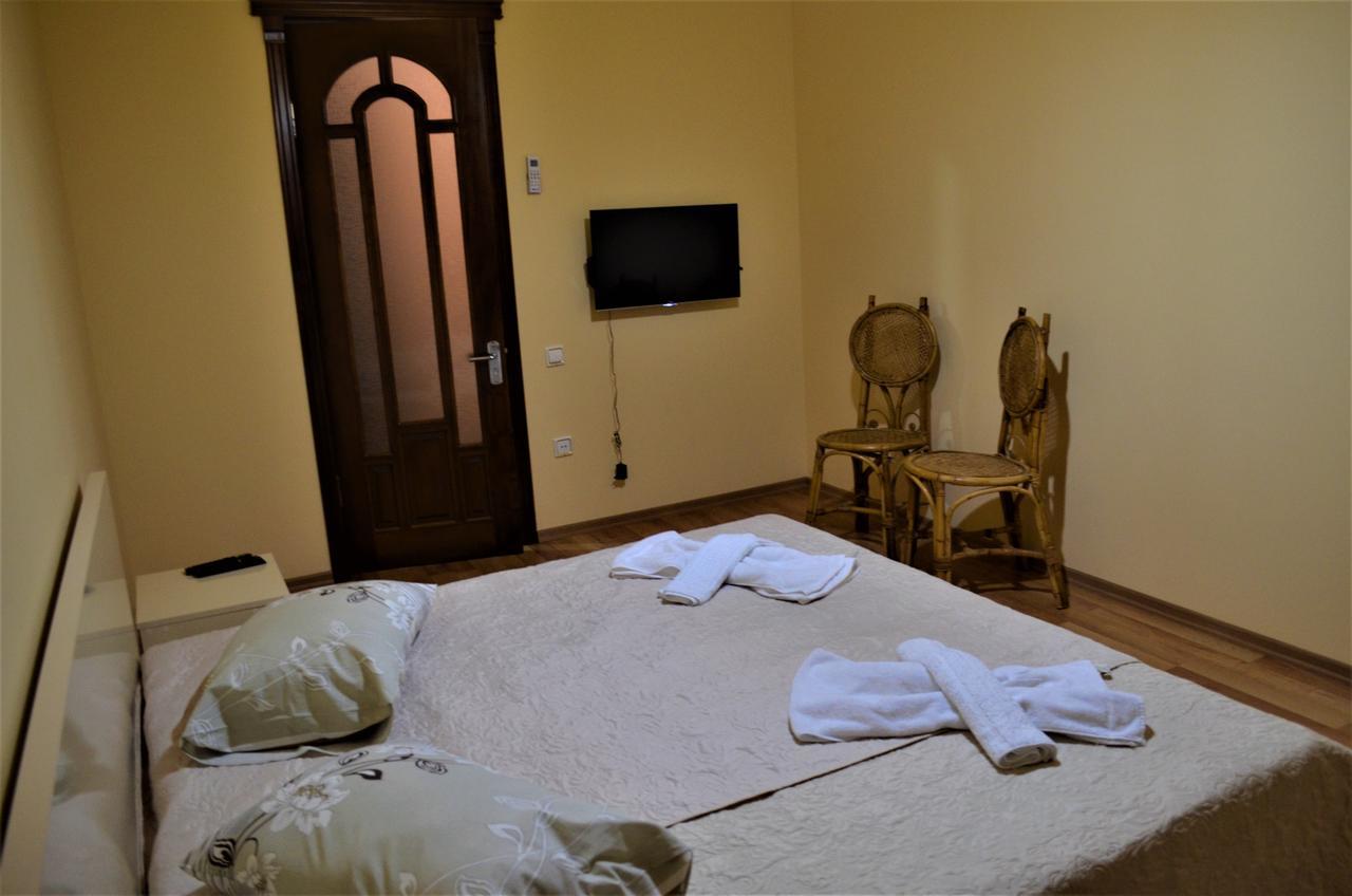 Guest House Amo Батуми Экстерьер фото