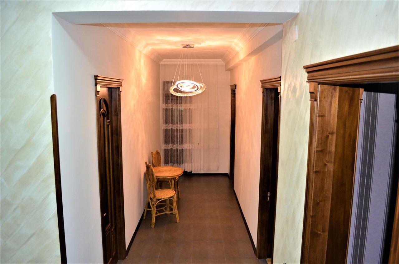 Guest House Amo Батуми Экстерьер фото